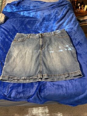 Lee Light Blue Denim Mini Skort size 16 XL shorts underneath. Faded denim. 18 in